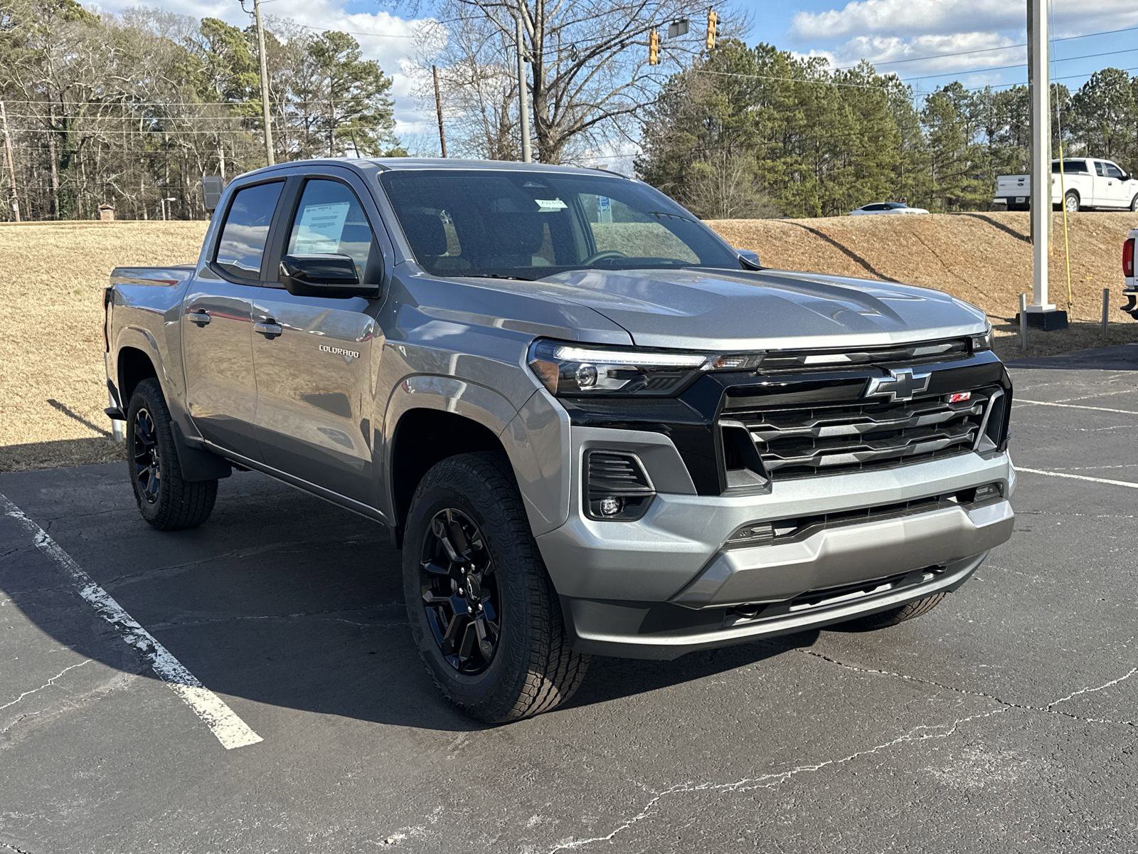 2025 Chevrolet Colorado Z71 photo 2