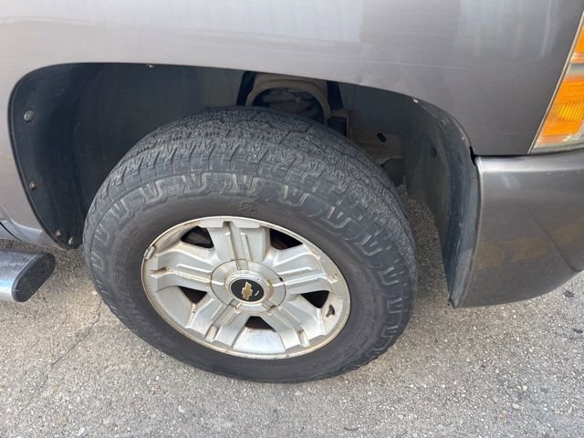 2011 Chevrolet Silverado 1500 LT photo 4