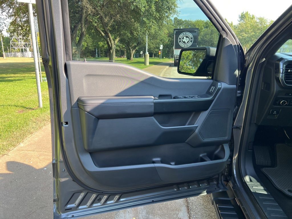 2025 Ford F-150 STX photo 9