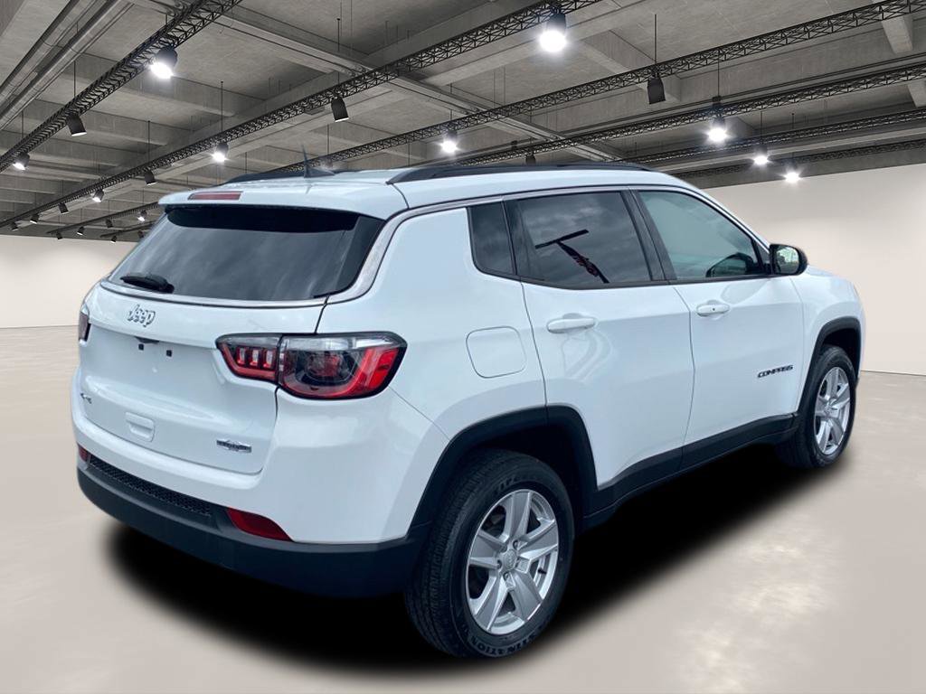 2022 Jeep Compass Latitude photo 6