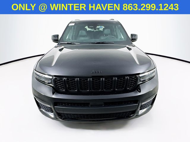 2025 Jeep Grand Cherokee Limited photo 2