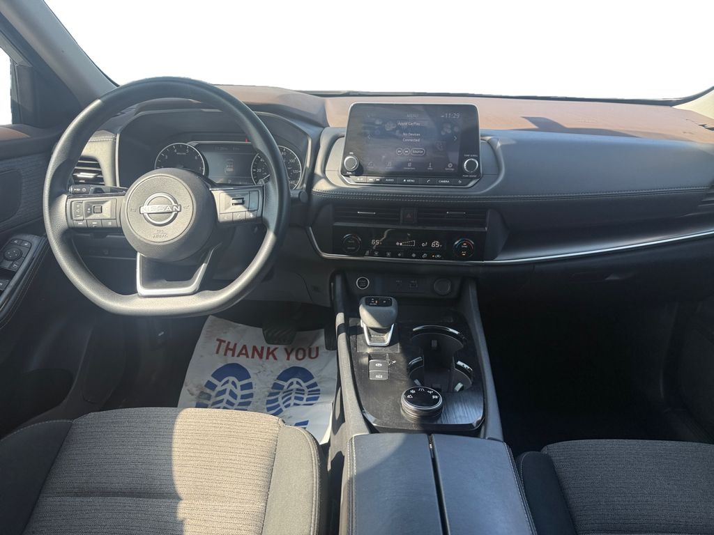 2023 Nissan Rogue SV photo 10