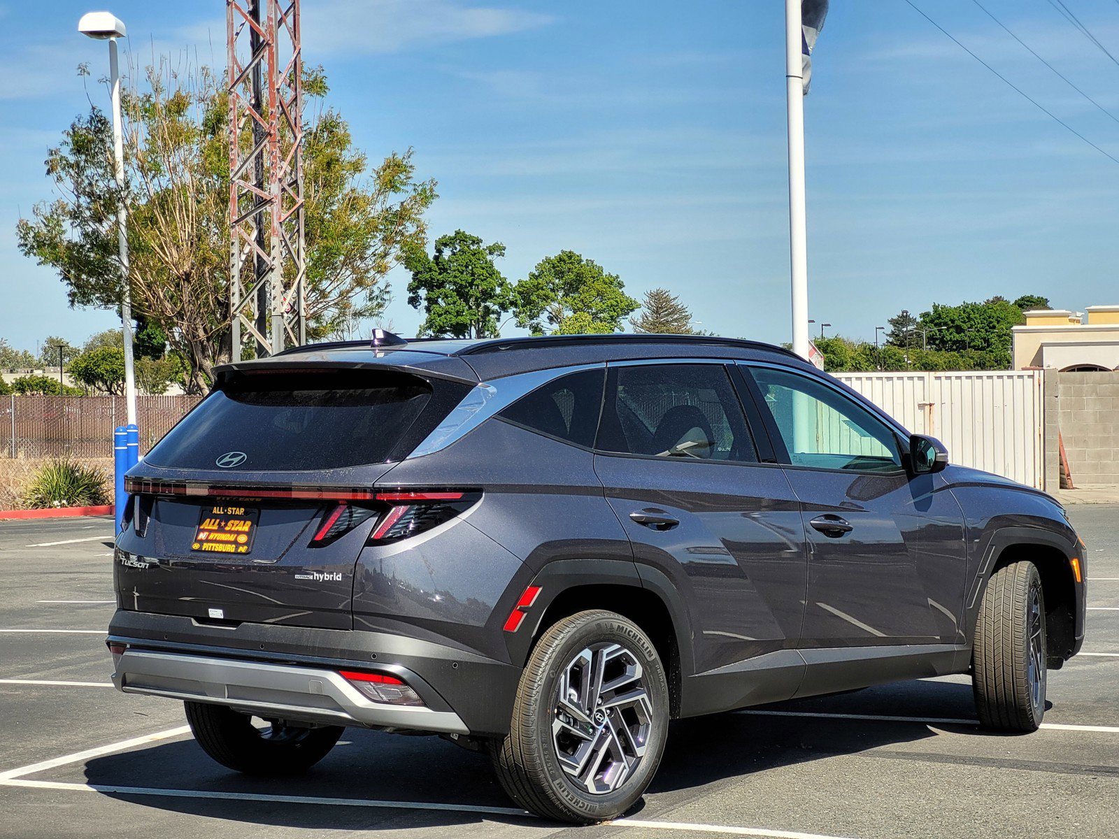 2025 Hyundai Tucson Hybrid Limited photo 3