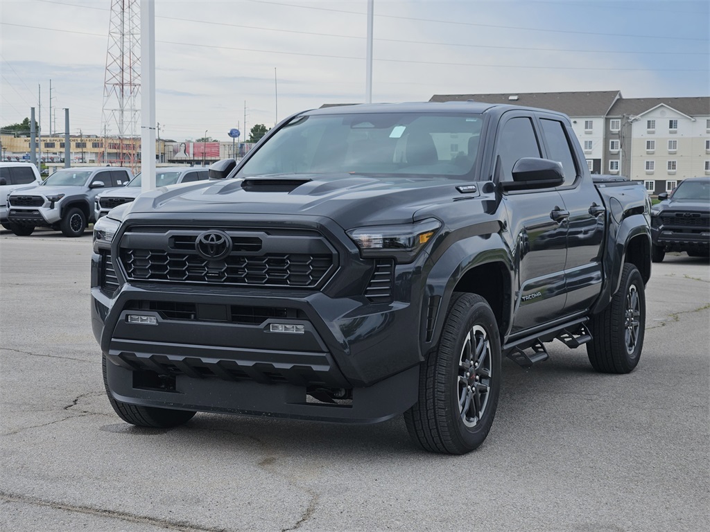 2025 Toyota Tacoma TRD Sport photo 2