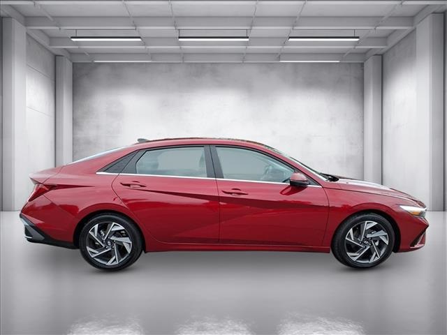 2024 Hyundai Elantra Limited photo 2