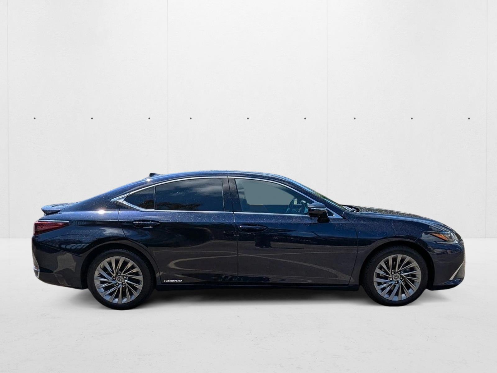 2021 Lexus ES Luxury photo 4