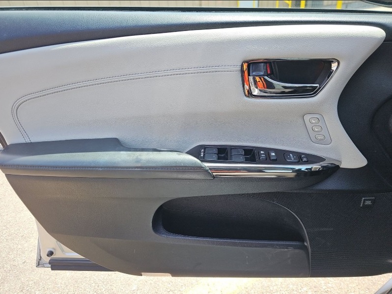 2018 Toyota Avalon Hybrid Limited photo 26