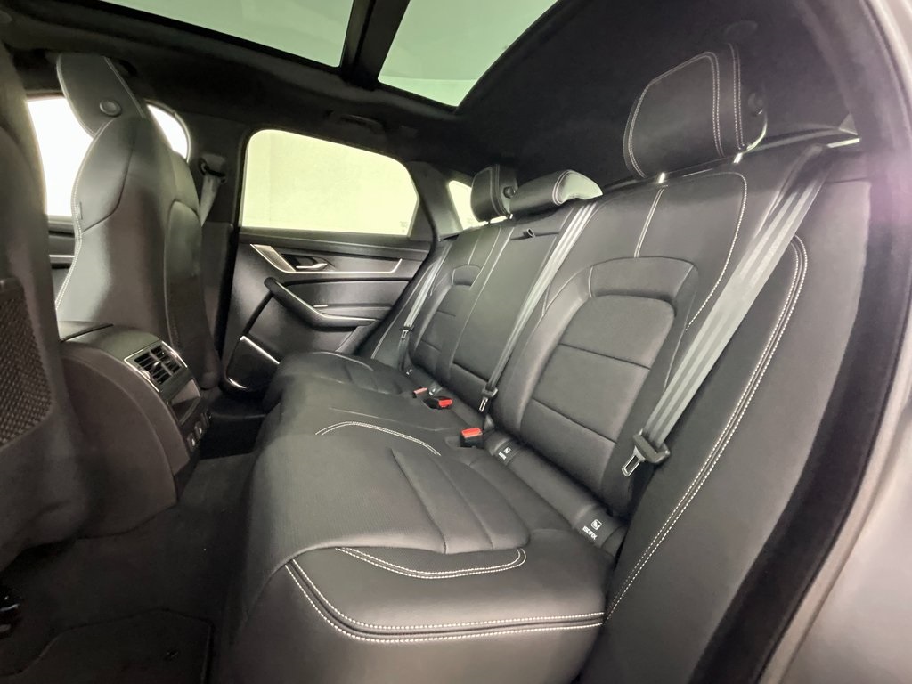 2026 Jaguar F-PACE P400 R-Dynamic S photo 4
