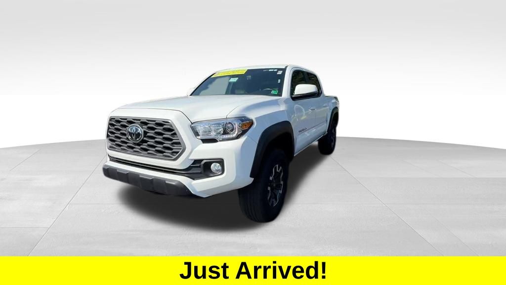 2023 Toyota Tacoma TRD Off-Road photo 2