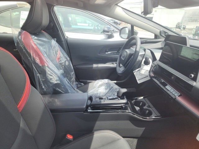 2025 Toyota Prius Plug-in Hybrid XSE Premium photo 9