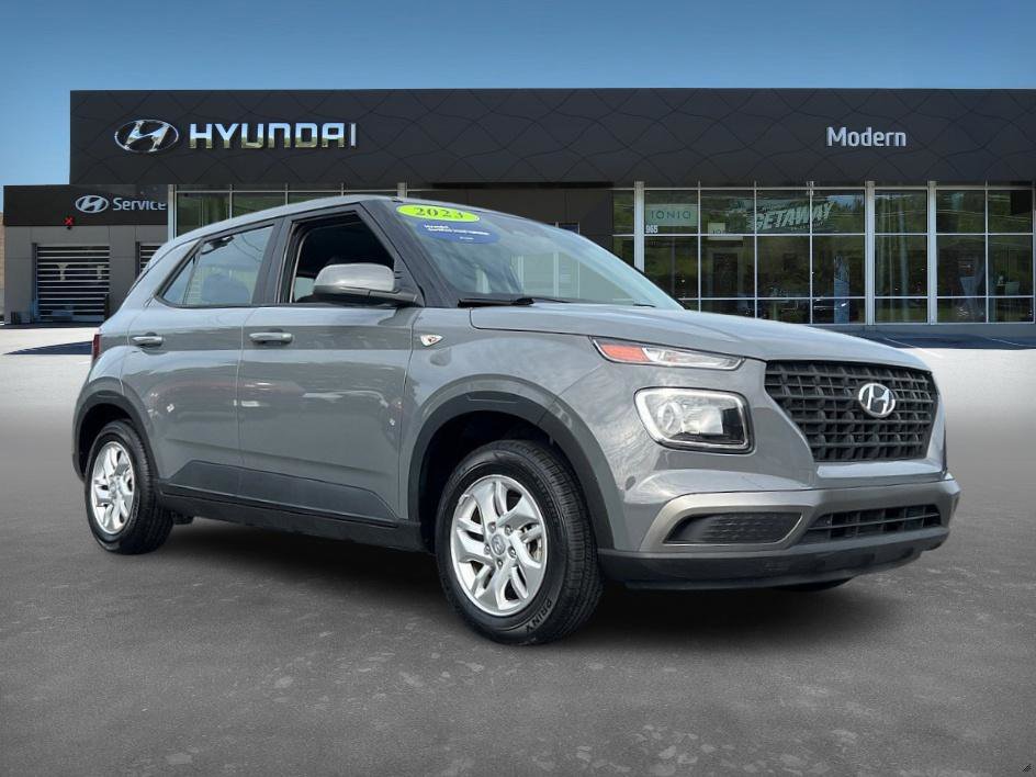2023 Hyundai Venue SE photo 3