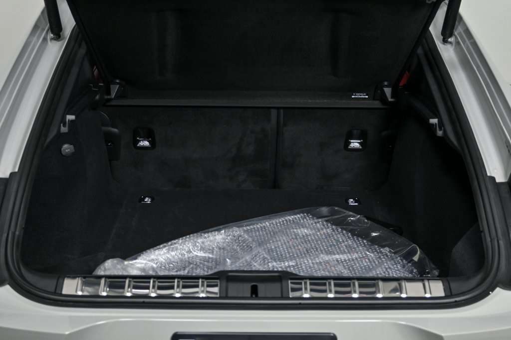 2025 Porsche Panamera Base photo 26