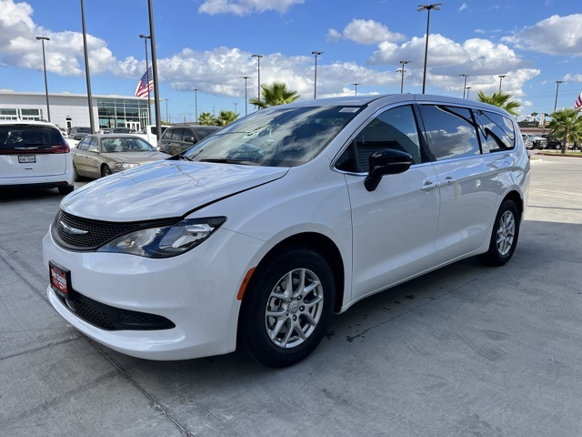 2026 Chrysler Voyager LX photo 3