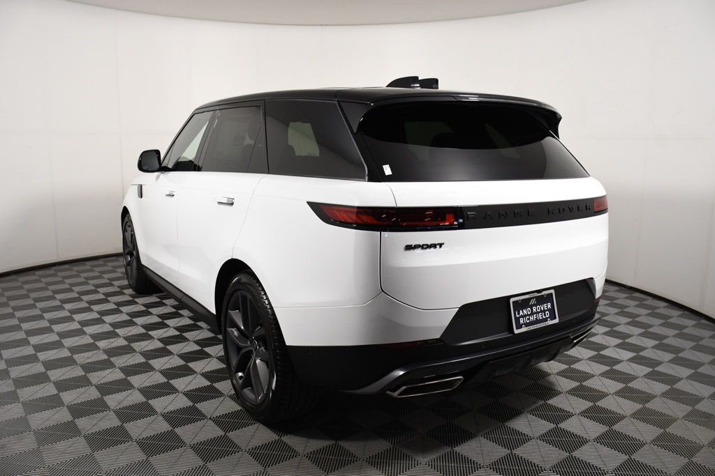 2025 Land Rover Range Rover Sport SE photo 4