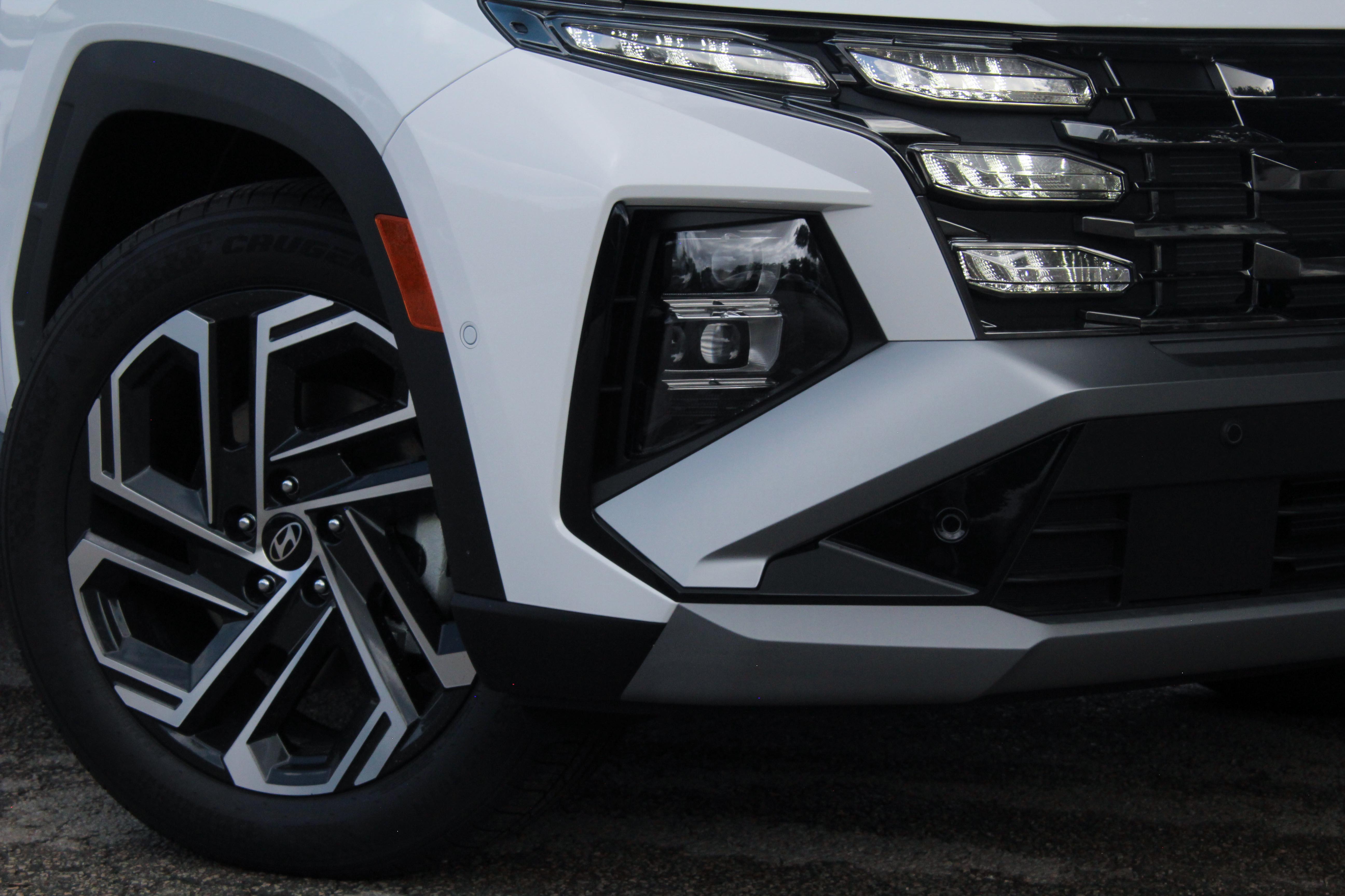 2025 Hyundai Tucson Limited photo 2