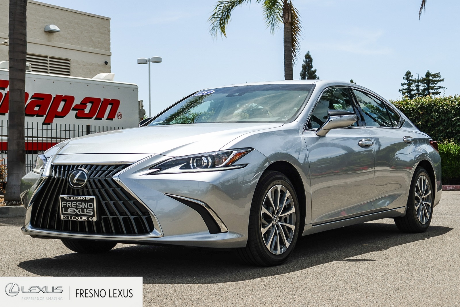 2025 Lexus ES 350 photo 3
