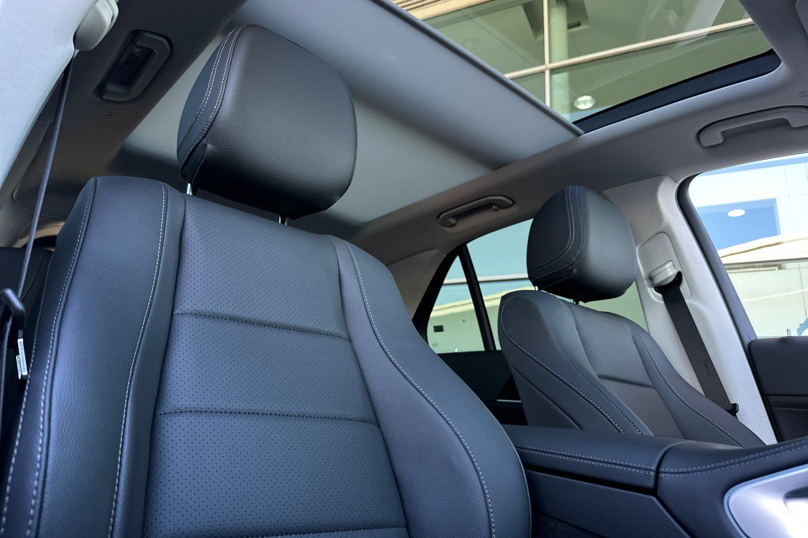 2026 Mercedes Benz GLE 450 4MATIC photo 2