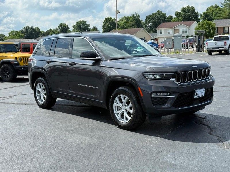 2023 Jeep Grand Cherokee Limited photo 2