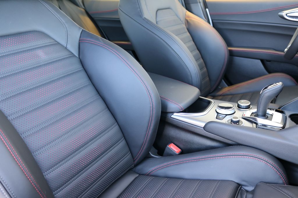 2025 Alfa Romeo Giulia SPRINT photo 23