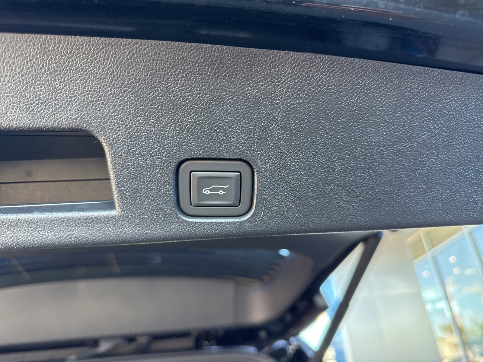 2025 Chevrolet Traverse photo 11