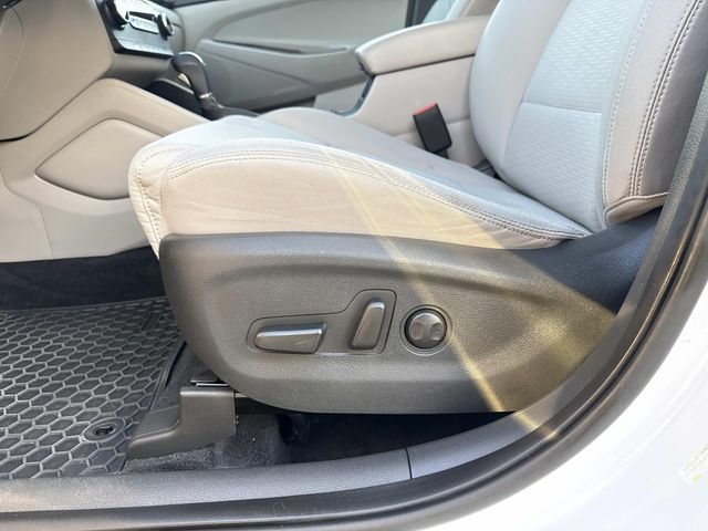 2020 Hyundai Tucson Value photo 16