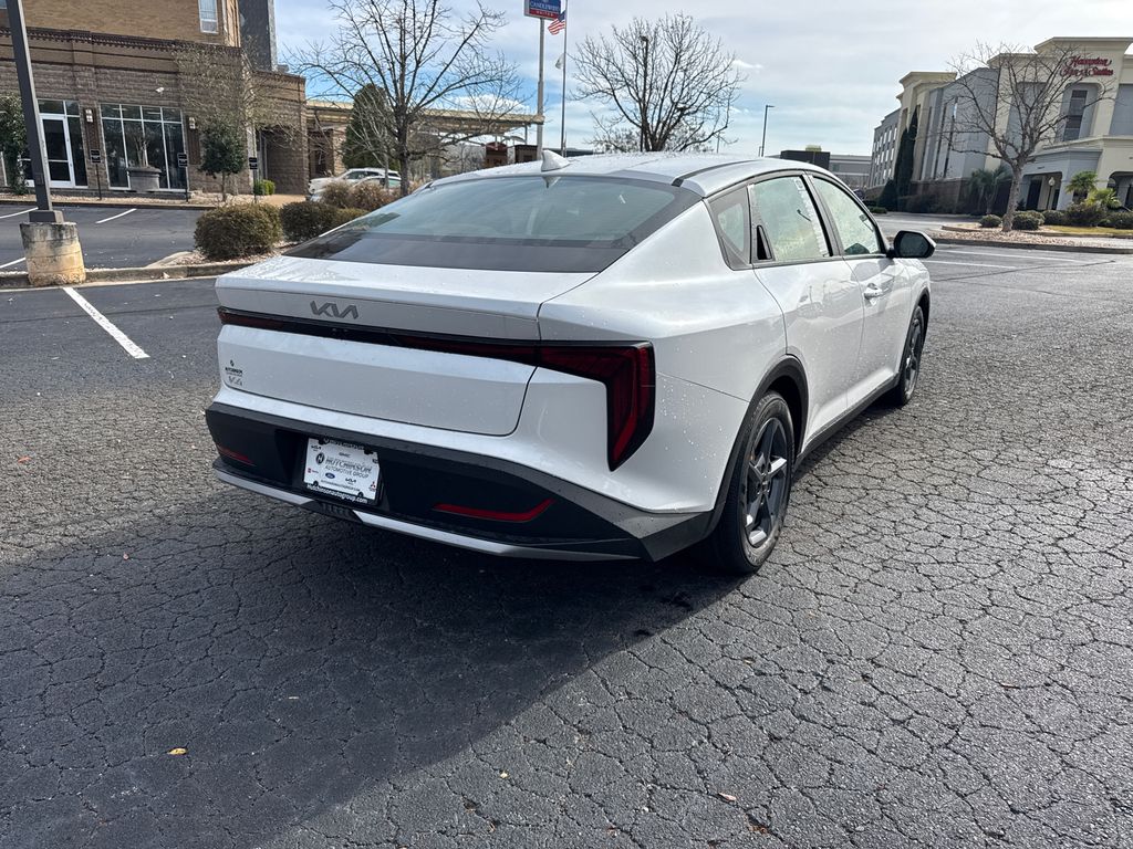 2025 Kia K4 LXS photo 3