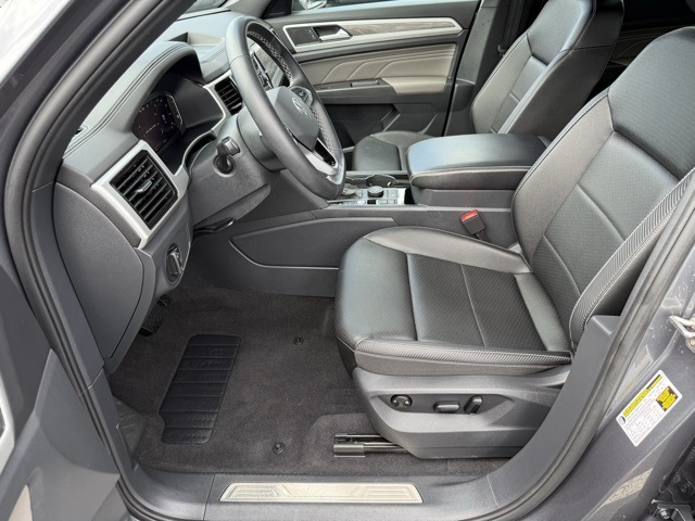 2023 Volkswagen Atlas Cross Sport V6 SE Technology photo 5