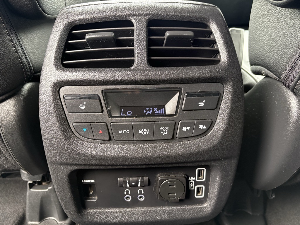 2020 Honda Pilot Touring photo 21