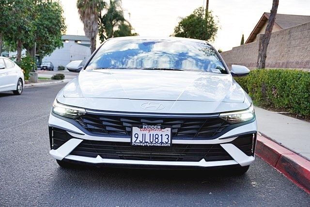 Used 2024 White Hyundai SEL image 4