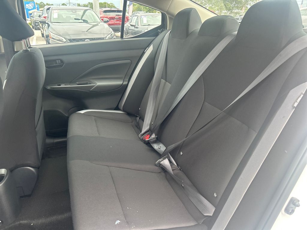 2025 Nissan Versa 1.6 S photo 16