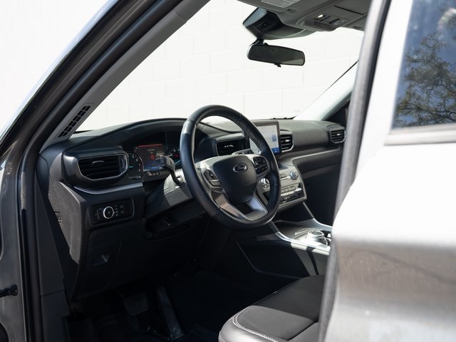 2023 Ford Explorer XLT photo 4