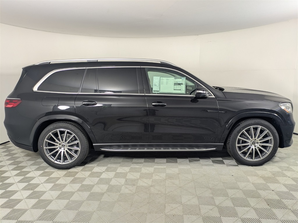 2026 Mercedes Benz GLS 450 4MATIC photo 3