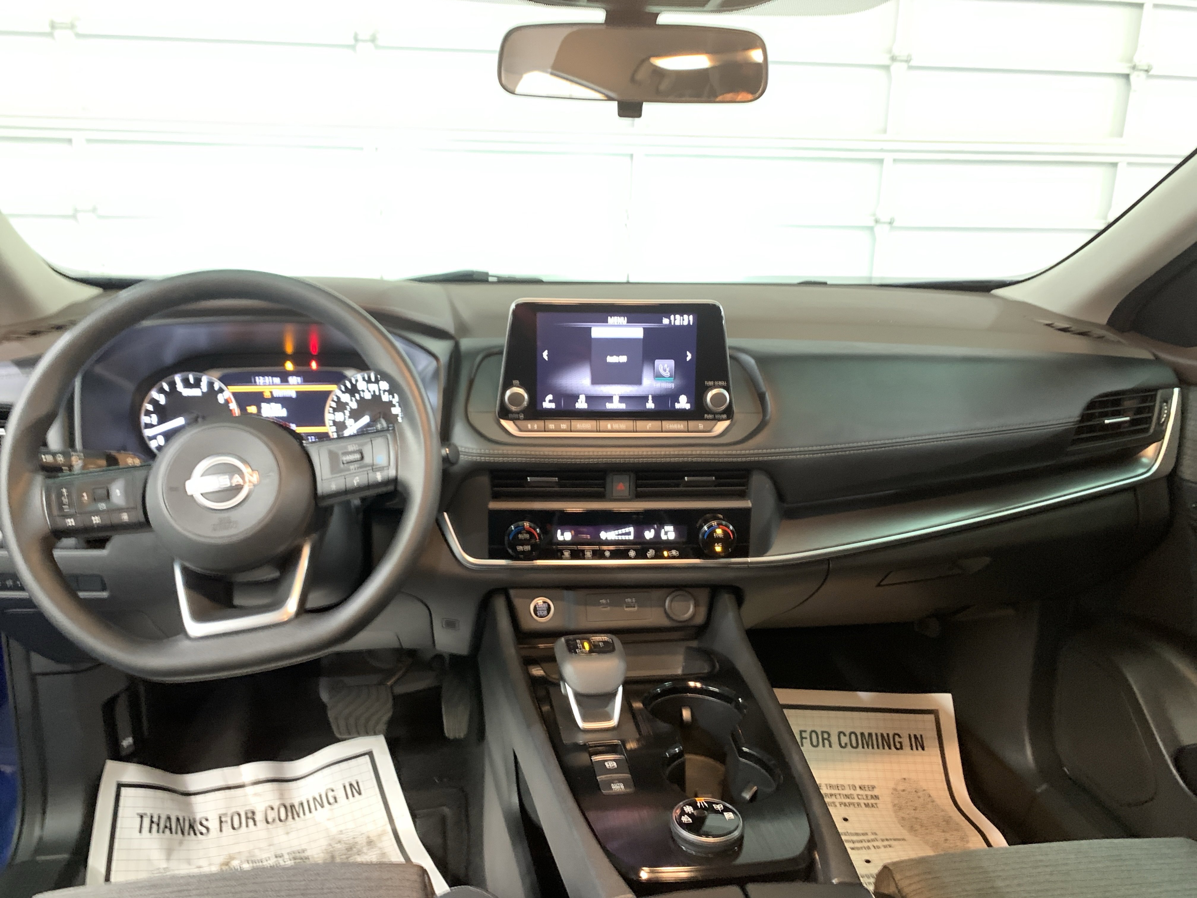 2023 Nissan Rogue SV photo 4