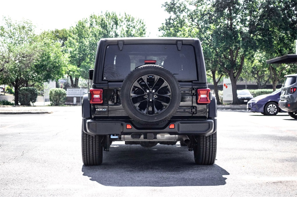2023 Jeep Wrangler Sahara 4xe photo 6