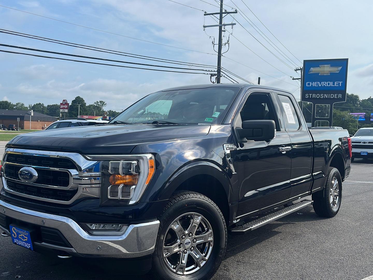Used 2021 Blue Ford XLT image 1