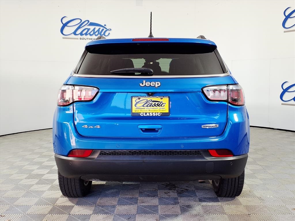 2022 Jeep Compass Latitude photo 2