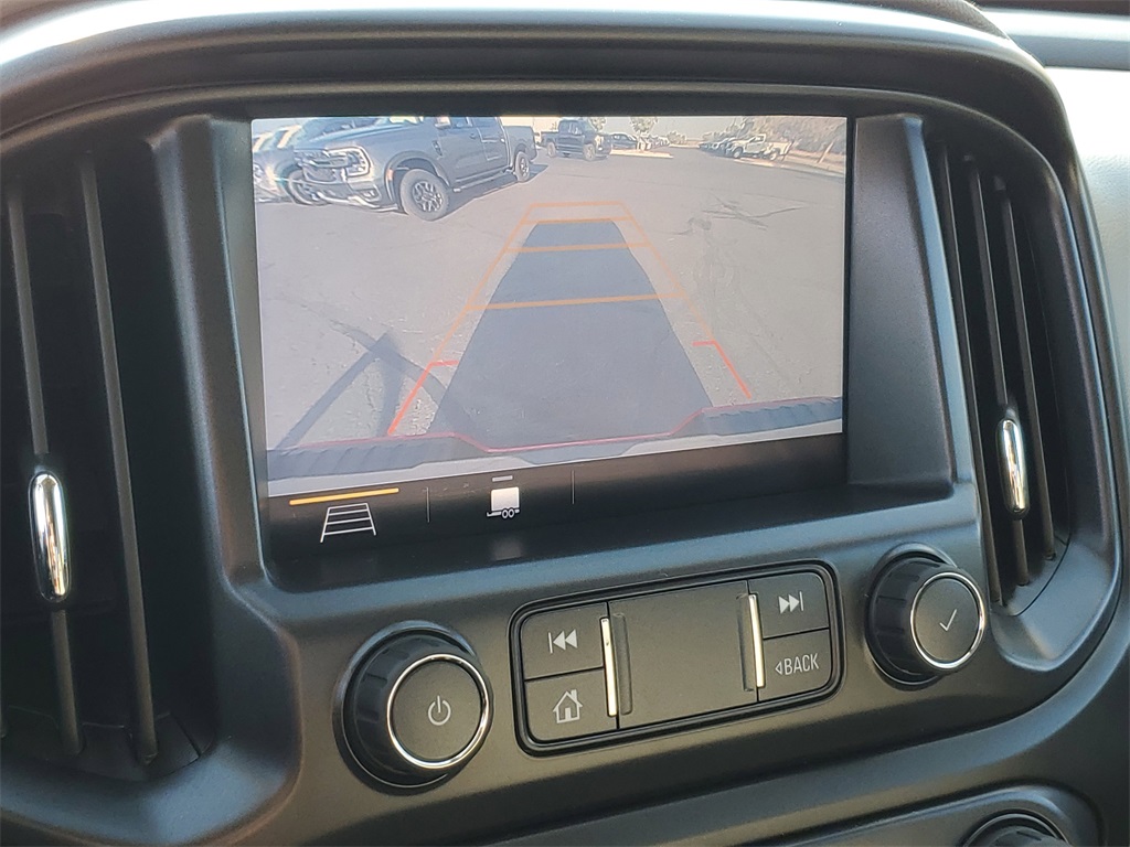 2019 Chevrolet Colorado LT photo 14