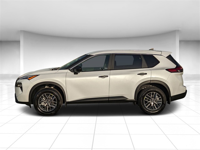 2025 Nissan Rogue S photo 2