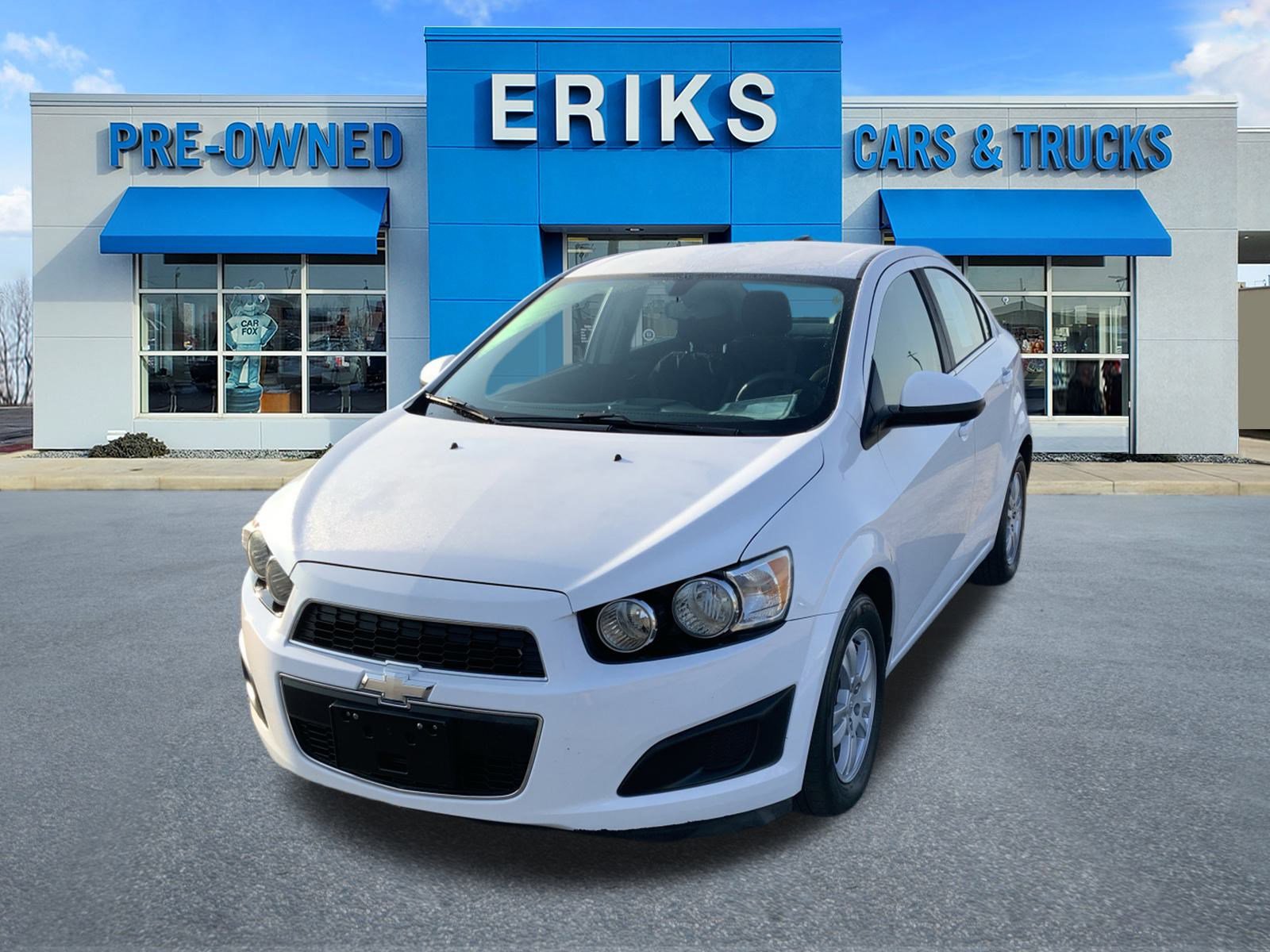 2015 Chevrolet Sonic LT photo 2