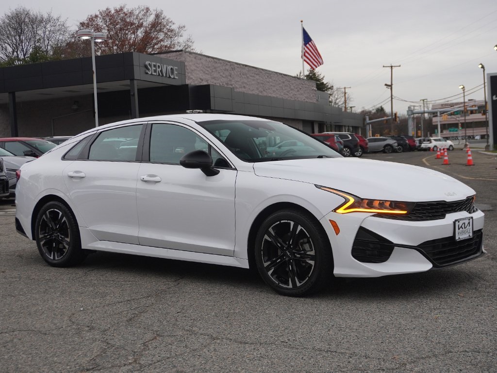 2022 Kia K5 GT-Line photo 2