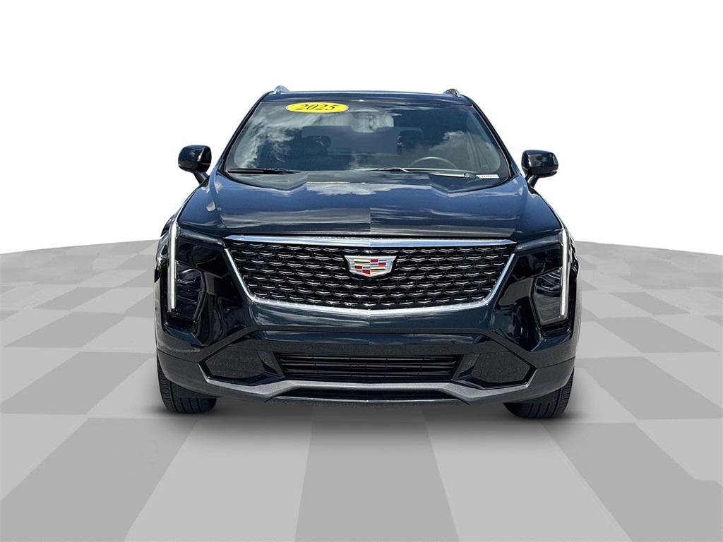 2025 Cadillac XT4 Premium Luxury photo 2