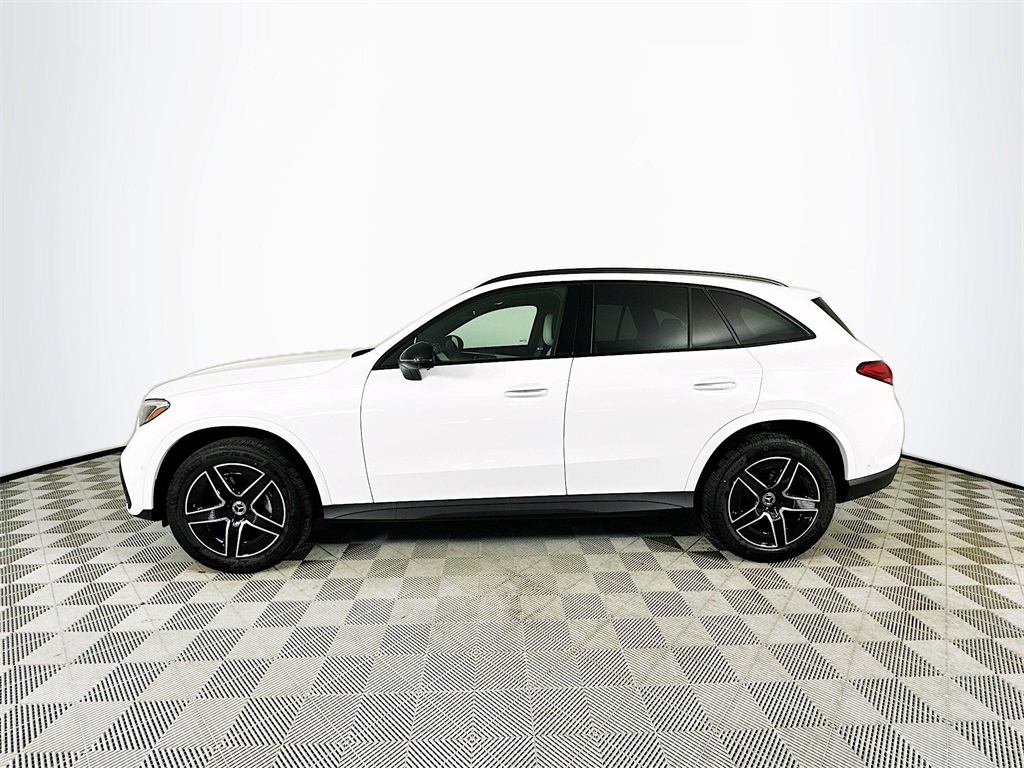 2026 Mercedes Benz GLC 300 4MATIC photo 4