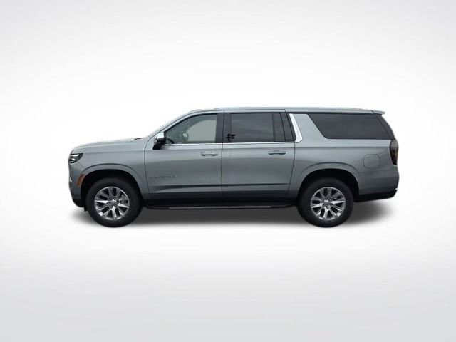 2025 Chevrolet Suburban Premier photo 2