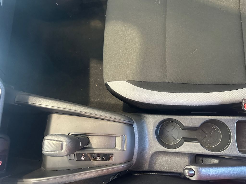 2025 Nissan Versa 1.6 S photo 17