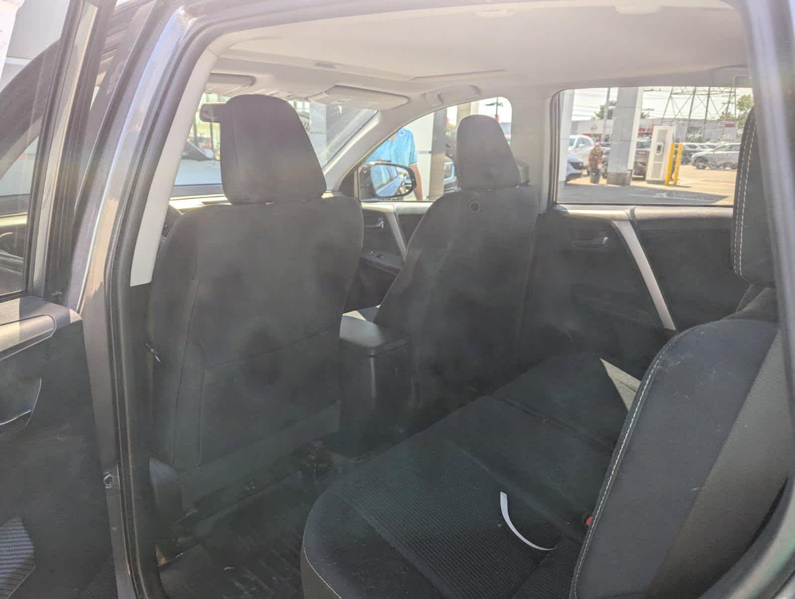 2015 Toyota RAV4 XLE photo 6
