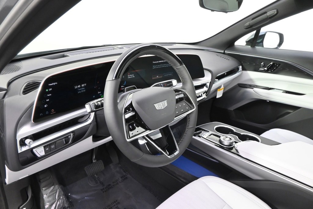 2025 Cadillac Lyriq Sport photo 10