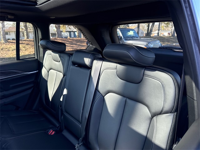 2025 Jeep Grand Cherokee Limited photo 6