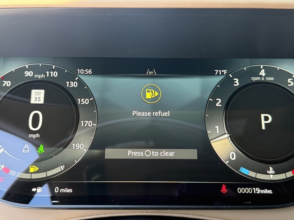2025 Land Rover Range Rover SV photo 16