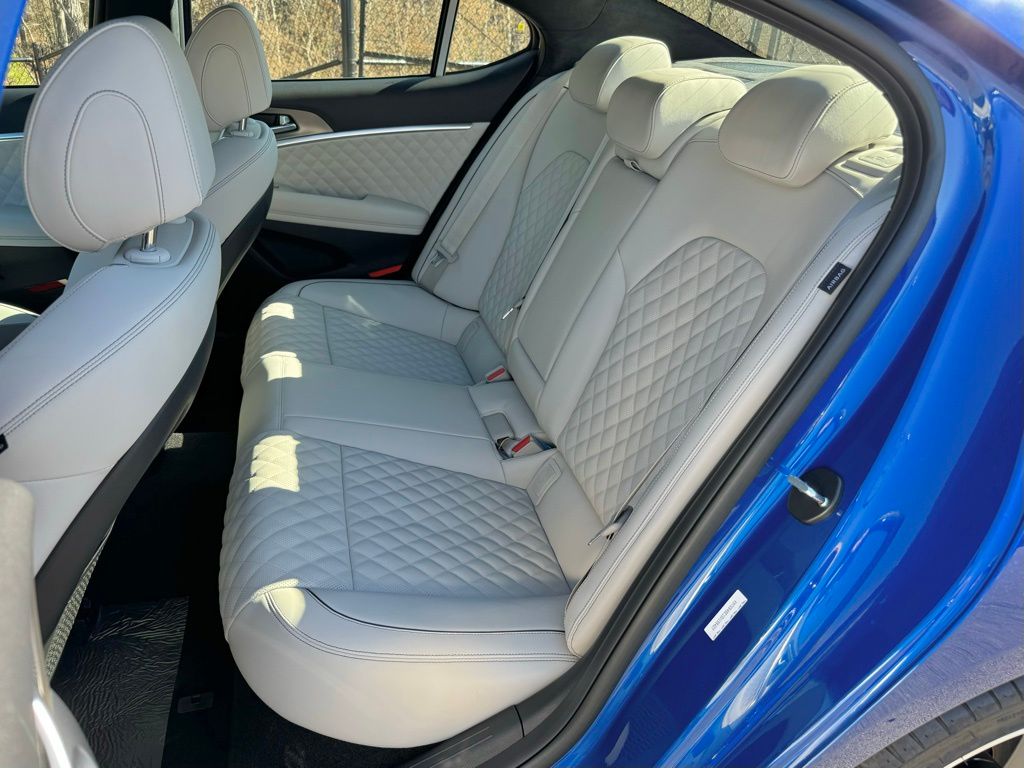 2025 Genesis G70 3.3T Sport Advanced photo 19