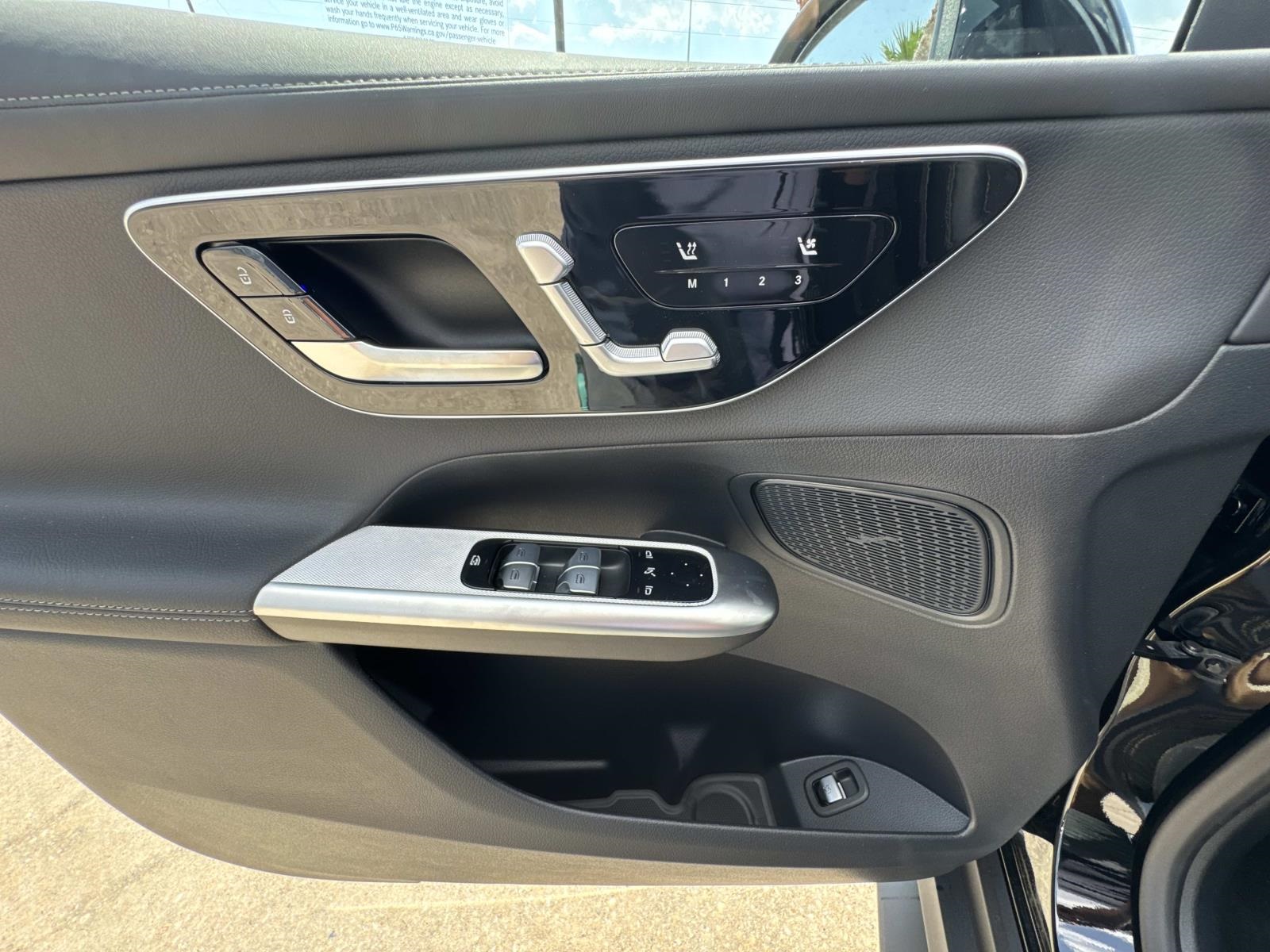 2026 Mercedes Benz GLC 300 photo 9